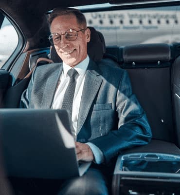 Professioneller Chauffeur Service mit Mercedes-Benz in Zürich